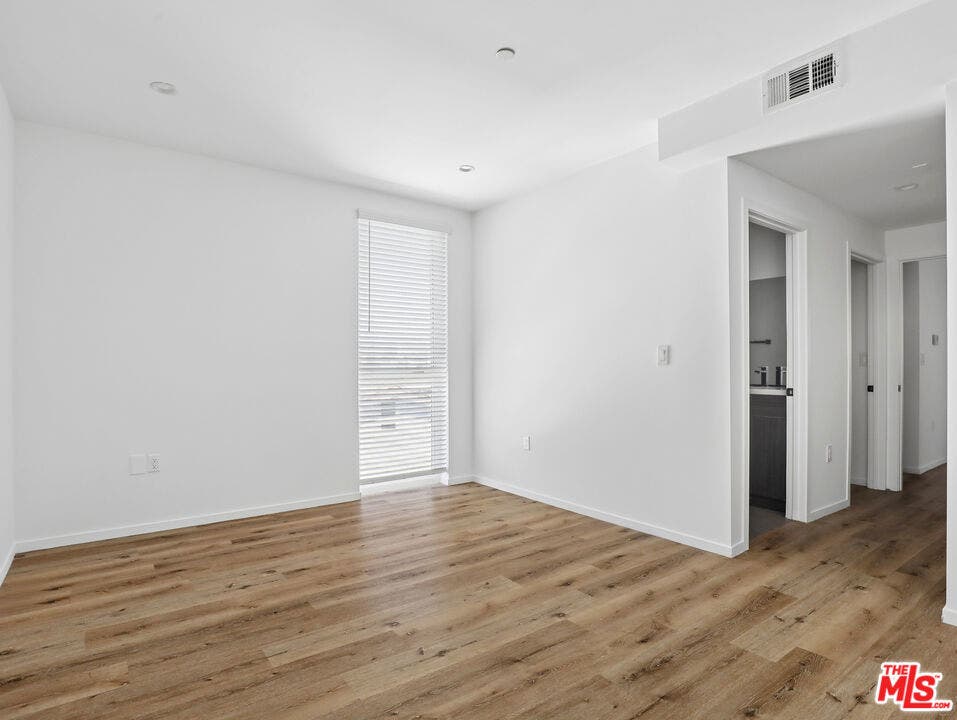 660 N Mariposa Avenue, Los Angeles, CA 90004 660 N Mariposa Avenue, Los Angeles, CA 90004