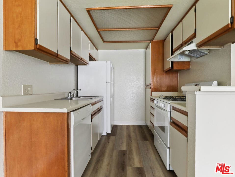 1519 N Martel Avenue, #306, Los Angeles, CA 90046 1519 N Martel Avenue, #306, Los Angeles, CA 90046