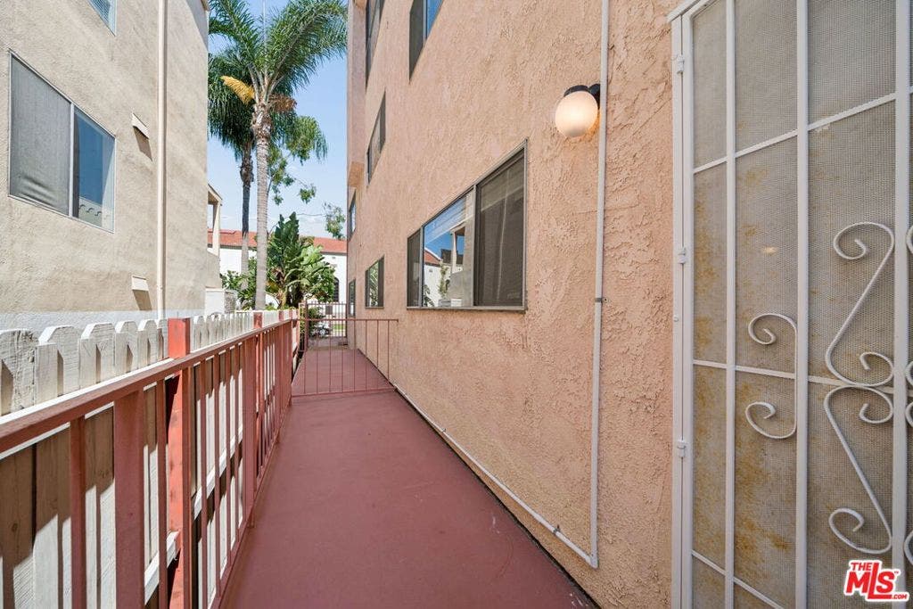 1028 7TH Street, #102, Santa Monica, CA 90403 Patio