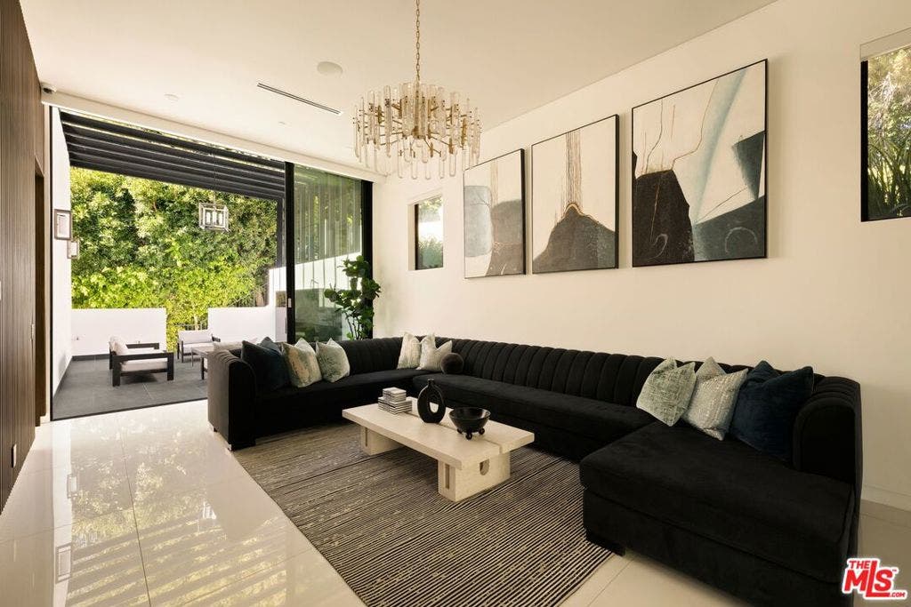 677 Nimes Road, Los Angeles, CA 90077 677 Nimes Road, Los Angeles, CA 90077
