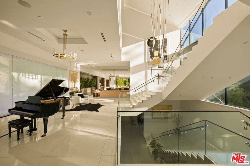 677 Nimes Road, Los Angeles, CA 90077 677 Nimes Road, Los Angeles, CA 90077