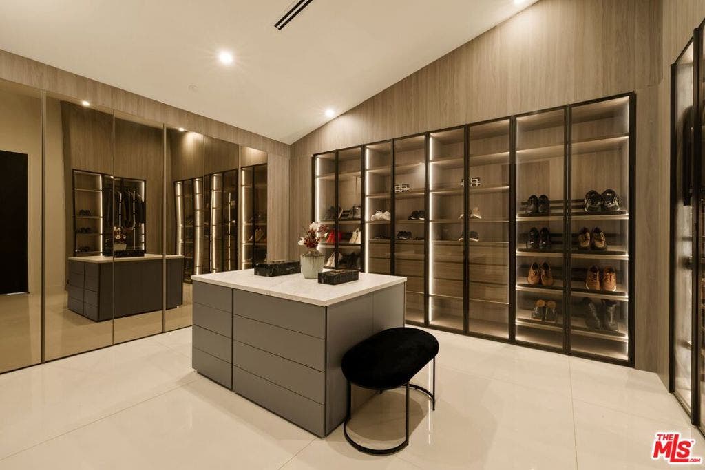 677 Nimes Road, Los Angeles, CA 90077 677 Nimes Road, Los Angeles, CA 90077