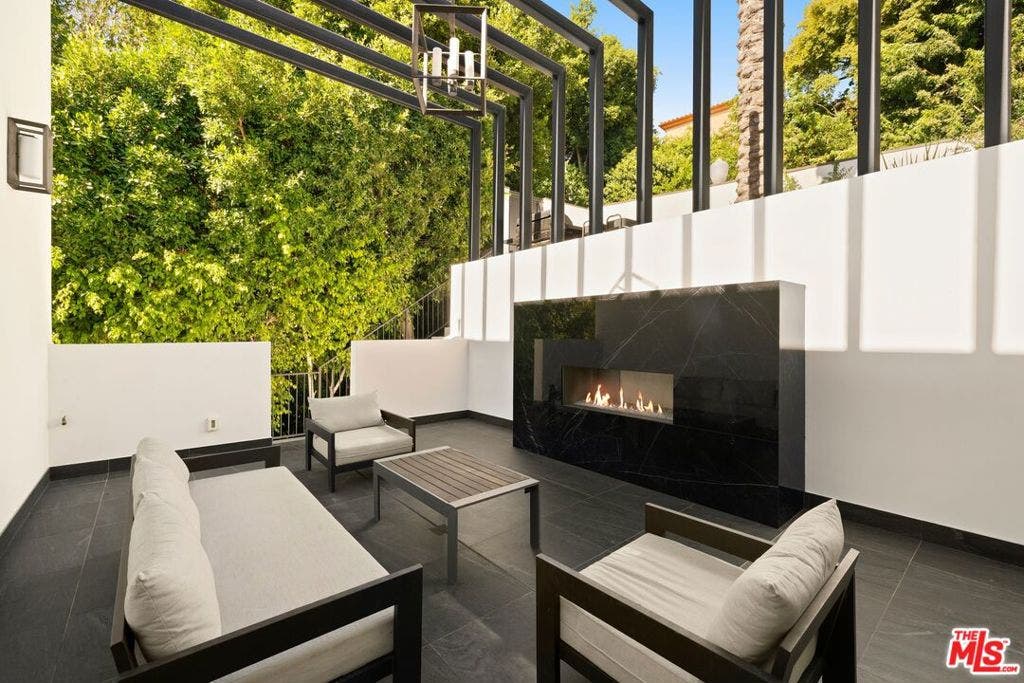 677 Nimes Road, Los Angeles, CA 90077 677 Nimes Road, Los Angeles, CA 90077