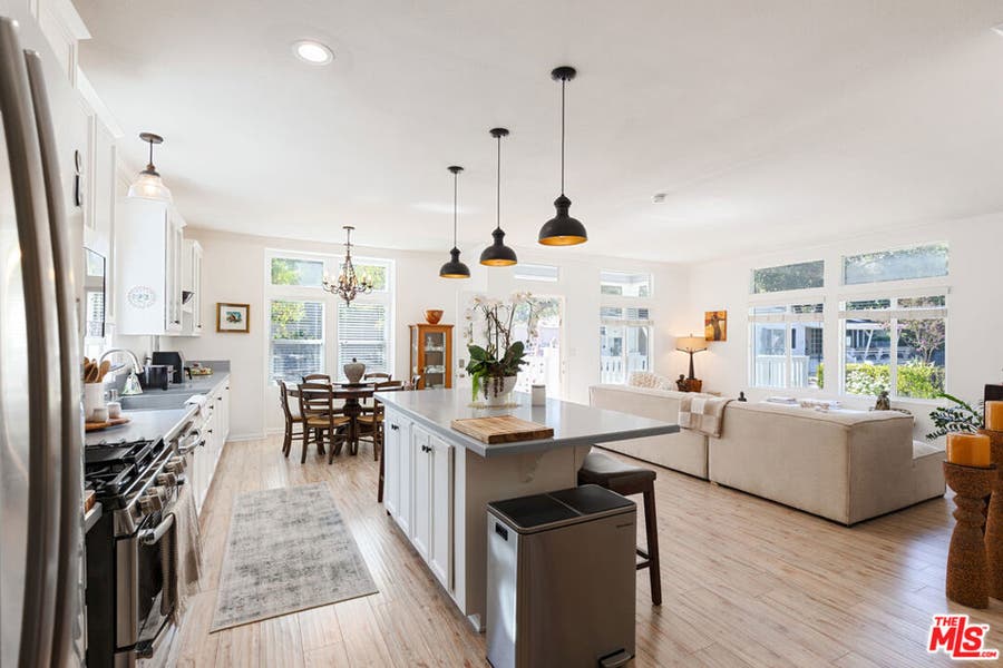 Property photo for 6 Sherwood Drive, Westlake Village, CA