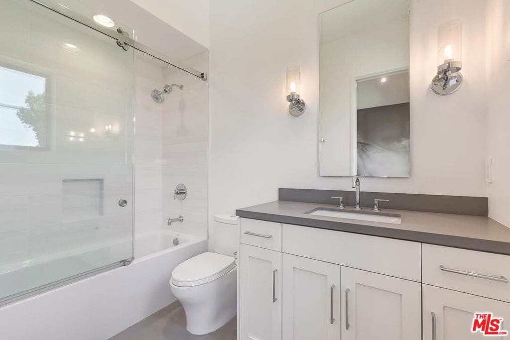 500 Chapala Drive, Pacific Palisades, CA 90272