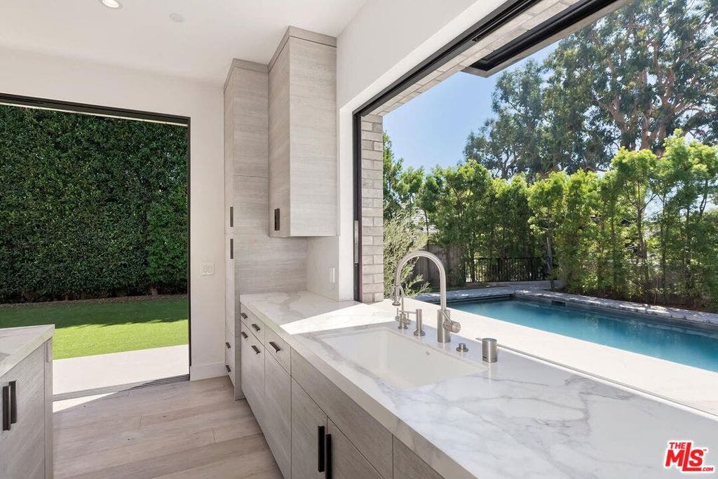 500 Chapala Drive, Pacific Palisades, CA 90272