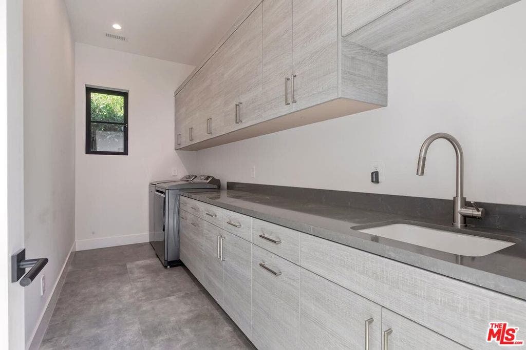 500 Chapala Drive, Pacific Palisades, CA 90272