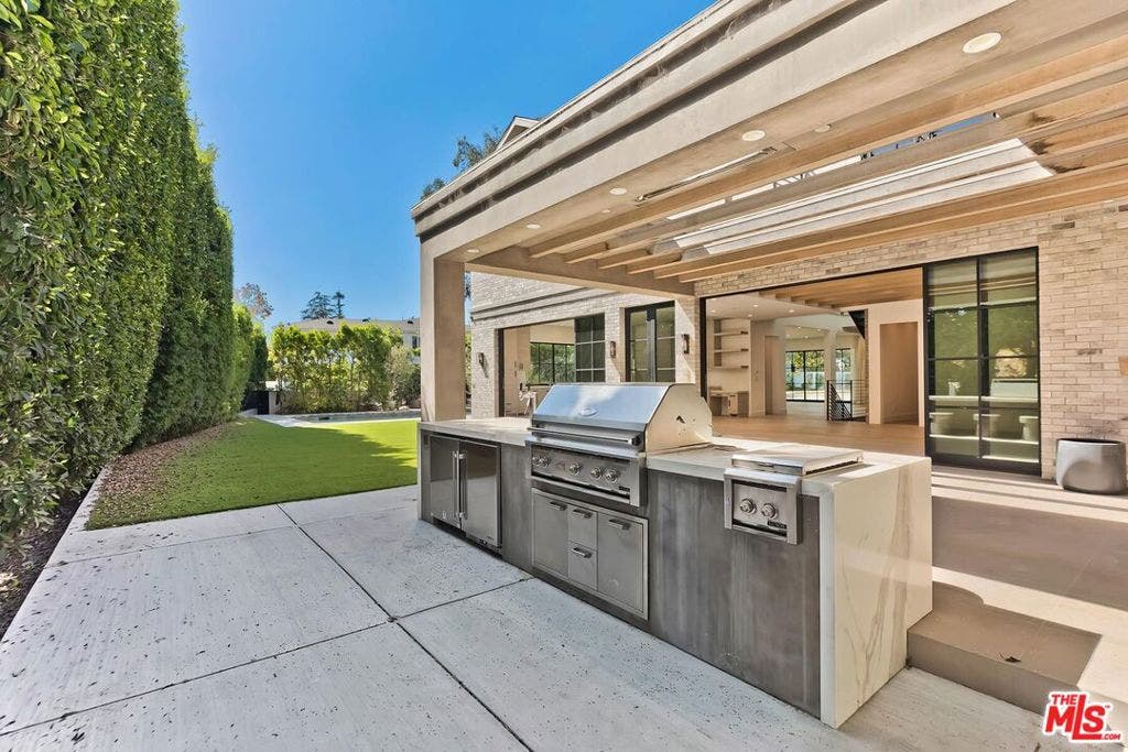 500 Chapala Drive, Pacific Palisades, CA 90272