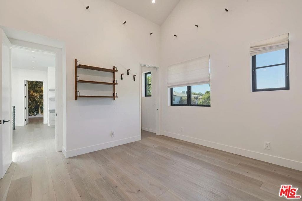 500 Chapala Drive, Pacific Palisades, CA 90272