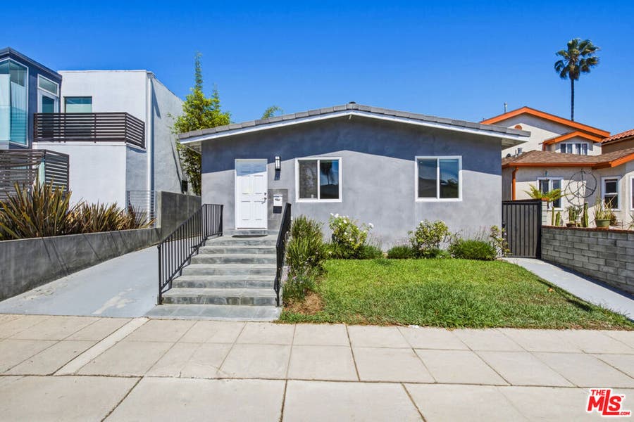 Property photo for 869 Warren Avenue, Venice, CA