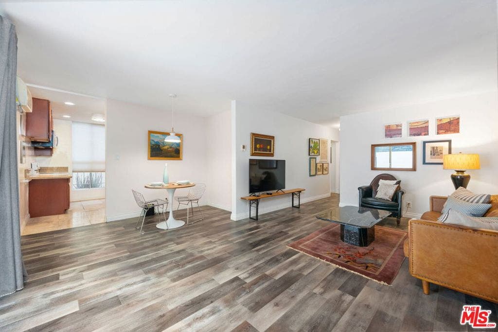 320 S Gramercy Place, #105, Los Angeles, CA 90020 320 S Gramercy Place, #105, Los Angeles, CA 90020