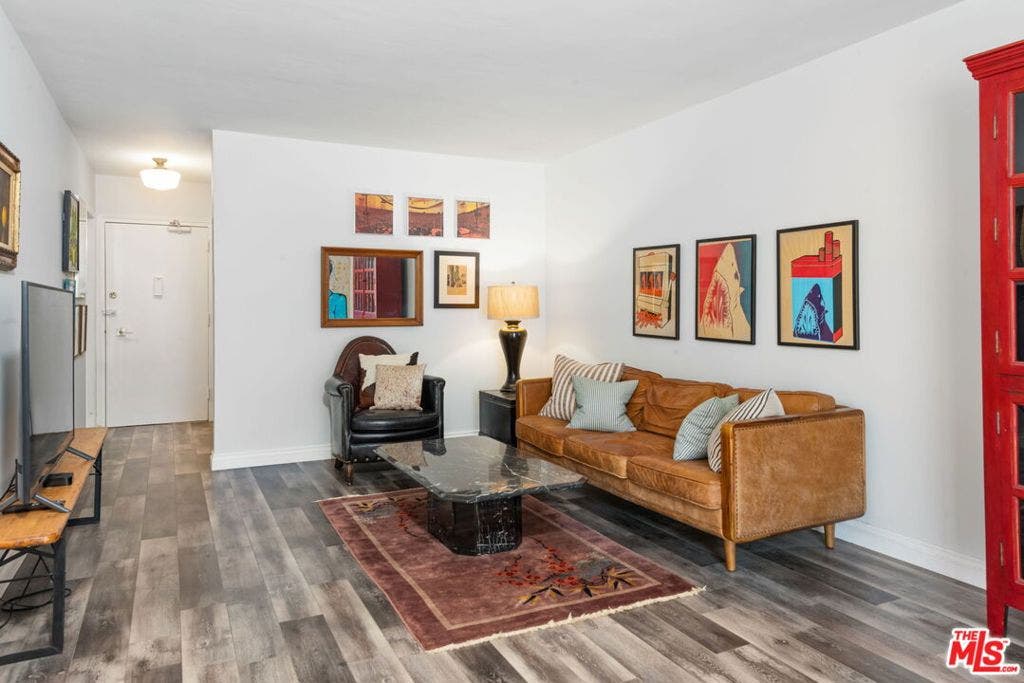 320 S Gramercy Place, #105, Los Angeles, CA 90020 320 S Gramercy Place, #105, Los Angeles, CA 90020