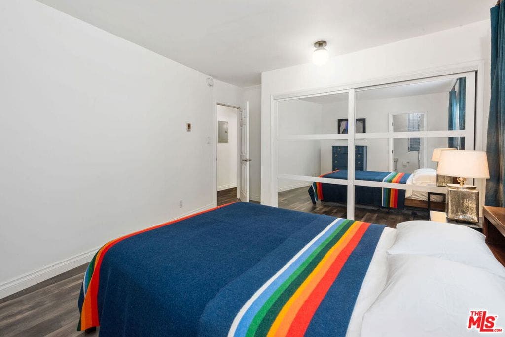 320 S Gramercy Place, #105, Los Angeles, CA 90020 320 S Gramercy Place, #105, Los Angeles, CA 90020
