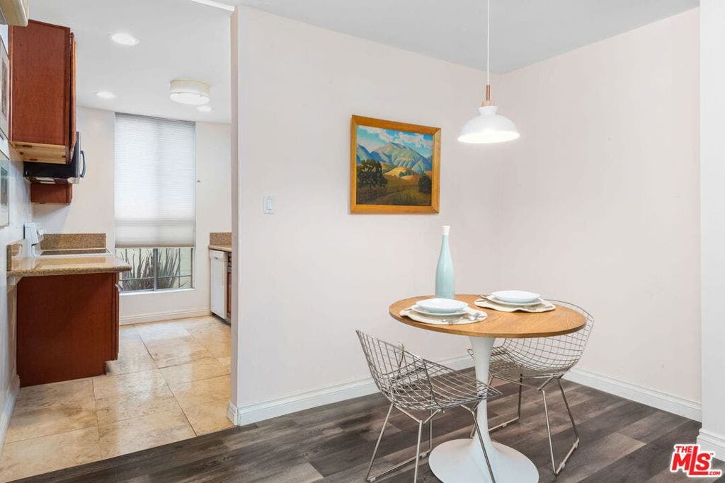 320 S Gramercy Place, #105, Los Angeles, CA 90020 320 S Gramercy Place, #105, Los Angeles, CA 90020