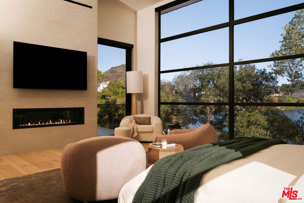 93 Lake Sherwood Drive, Westlake Village, CA 91361