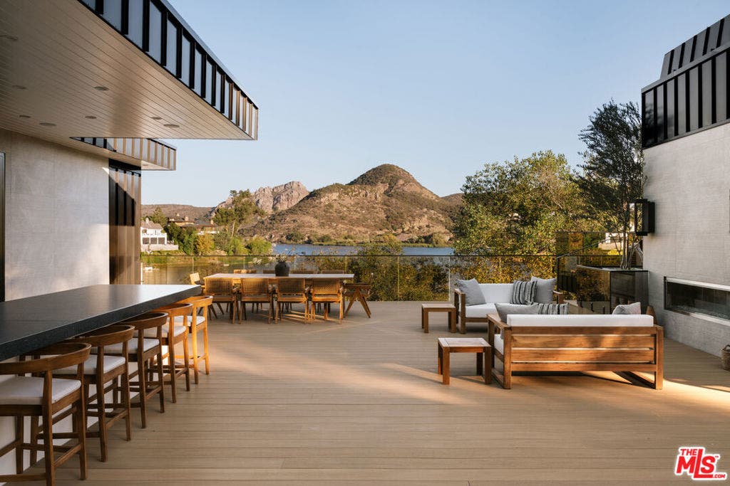 93 Lake Sherwood Drive, Westlake Village, CA 91361