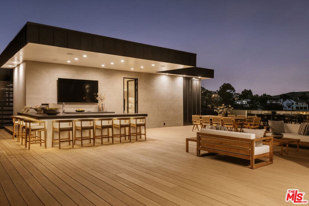 93 Lake Sherwood Drive, Westlake Village, CA 91361