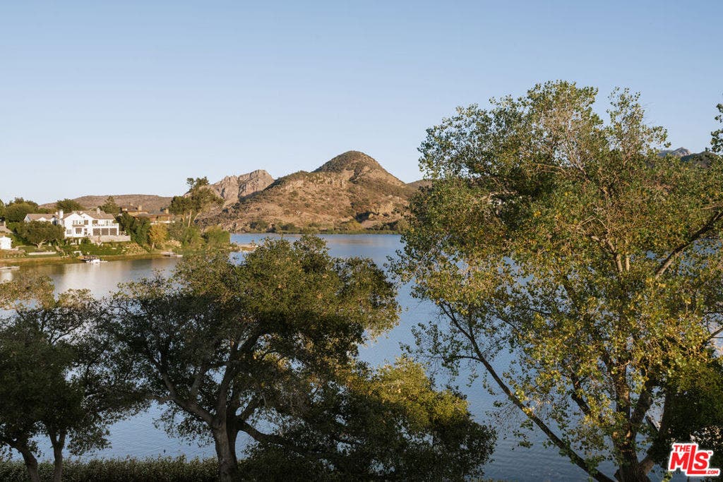 93 Lake Sherwood Drive, Westlake Village, CA 91361