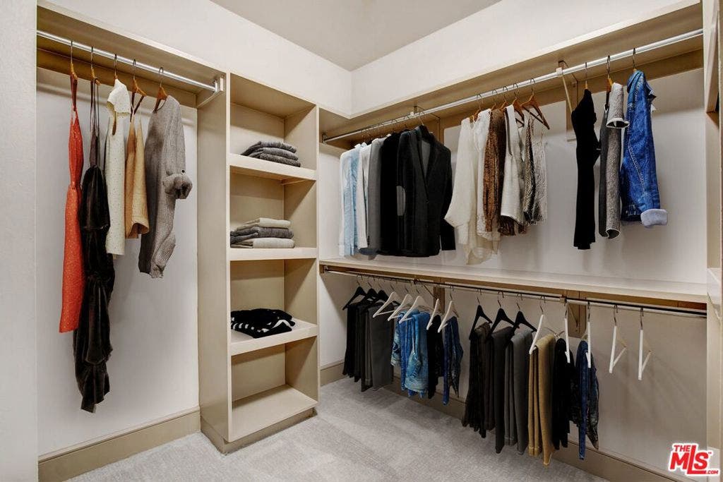 10700 Wilshire Boulevard, #209, Los Angeles, CA 90024 Expansive closet