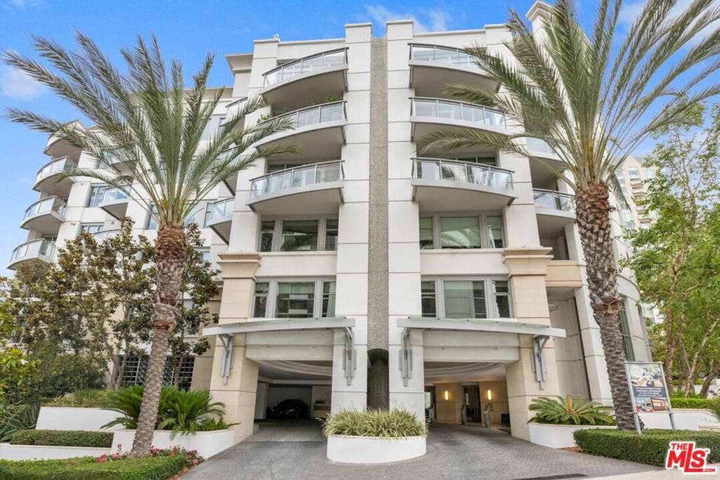 10700 Wilshire Boulevard, #209, Los Angeles, CA 90024 Main Entrance Manning Ave