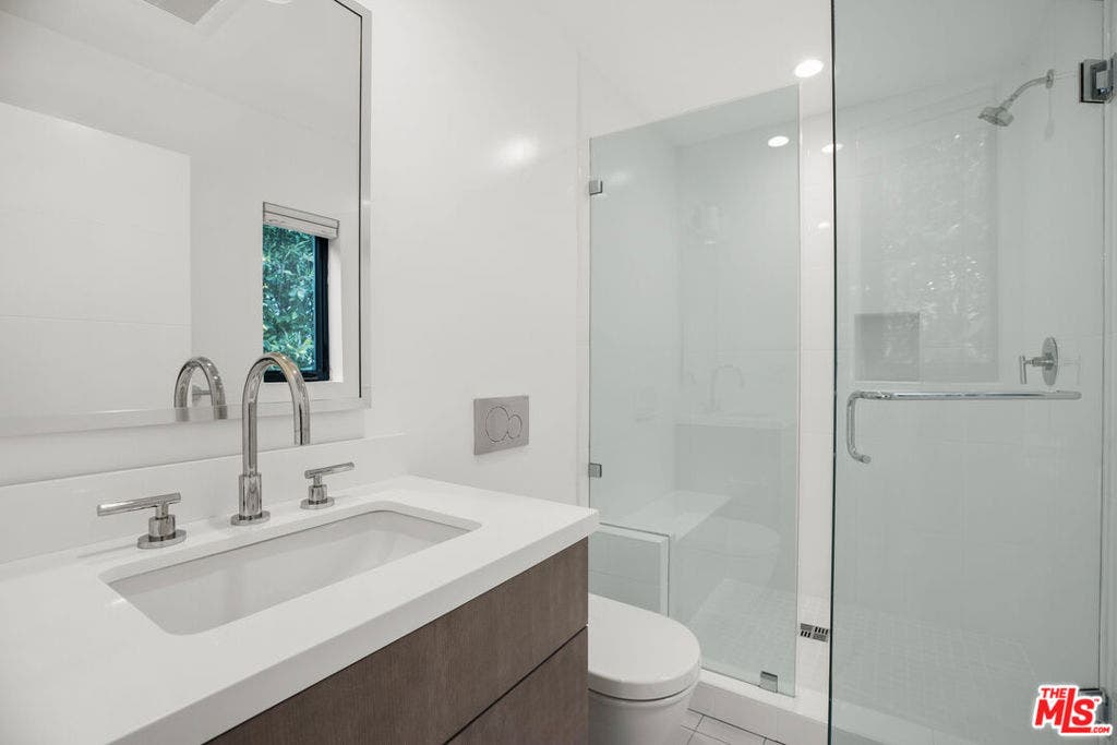 622 Brooks Avenue, Venice, CA 90291 622 Brooks Avenue, Venice, CA 90291