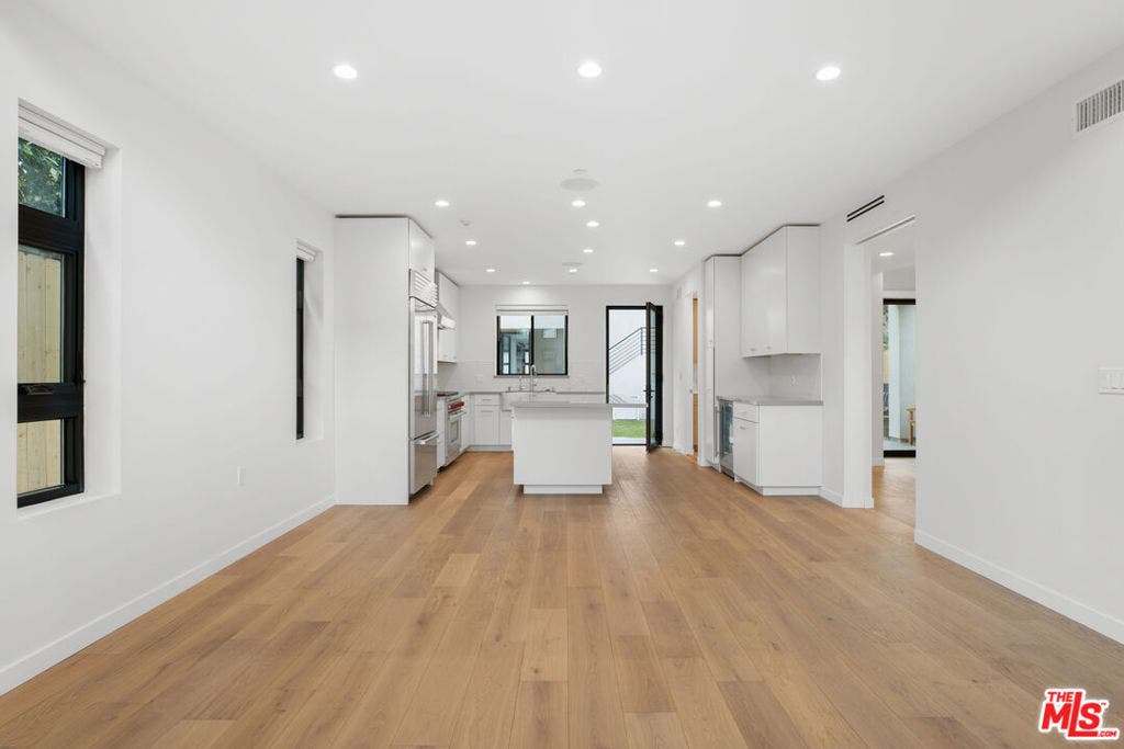 622 Brooks Avenue, Venice, CA 90291 622 Brooks Avenue, Venice, CA 90291