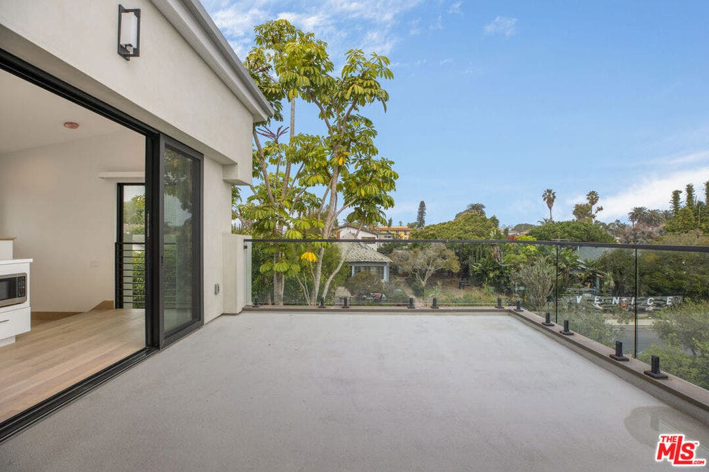 622 Brooks Avenue, Venice, CA 90291 622 Brooks Avenue, Venice, CA 90291