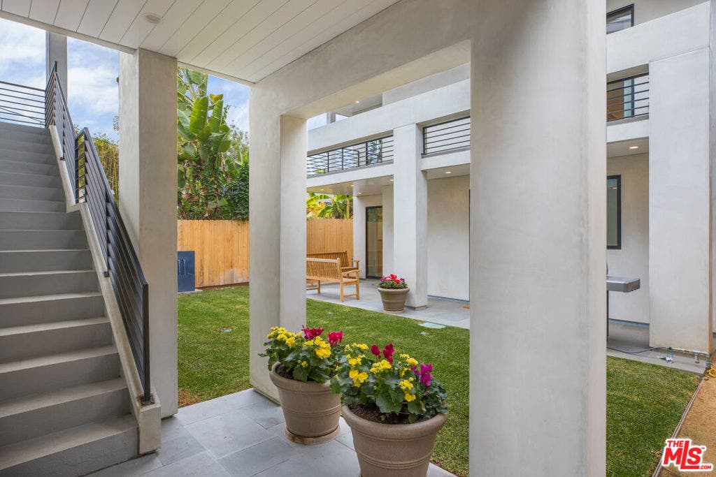 622 Brooks Avenue, Venice, CA 90291 622 Brooks Avenue, Venice, CA 90291