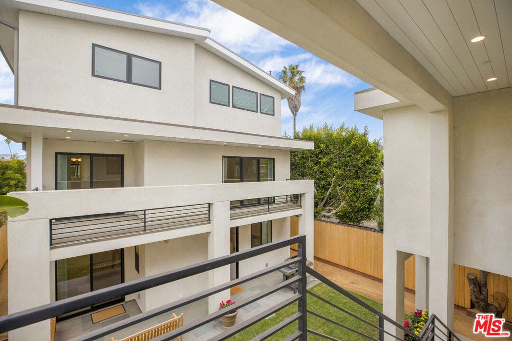 622 Brooks Avenue, Venice, CA 90291 622 Brooks Avenue, Venice, CA 90291