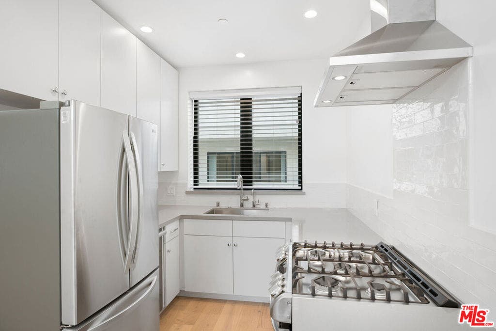 622 Brooks Avenue, Venice, CA 90291 622 Brooks Avenue, Venice, CA 90291