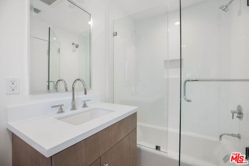 622 Brooks Avenue, Venice, CA 90291 622 Brooks Avenue, Venice, CA 90291
