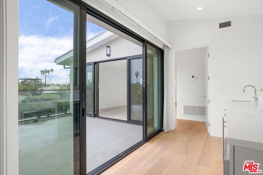 622 Brooks Avenue, Venice, CA 90291 622 Brooks Avenue, Venice, CA 90291