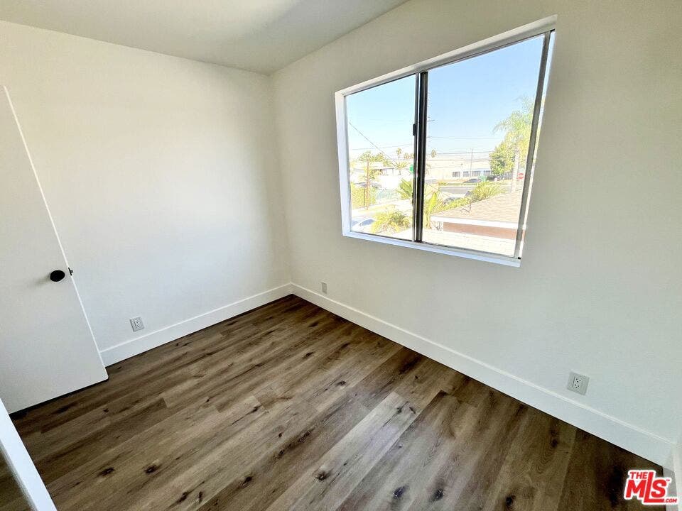 11430 Cedar Avenue, #6, Hawthorne, CA 90250 11430 Cedar Avenue, #6, Hawthorne, CA 90250