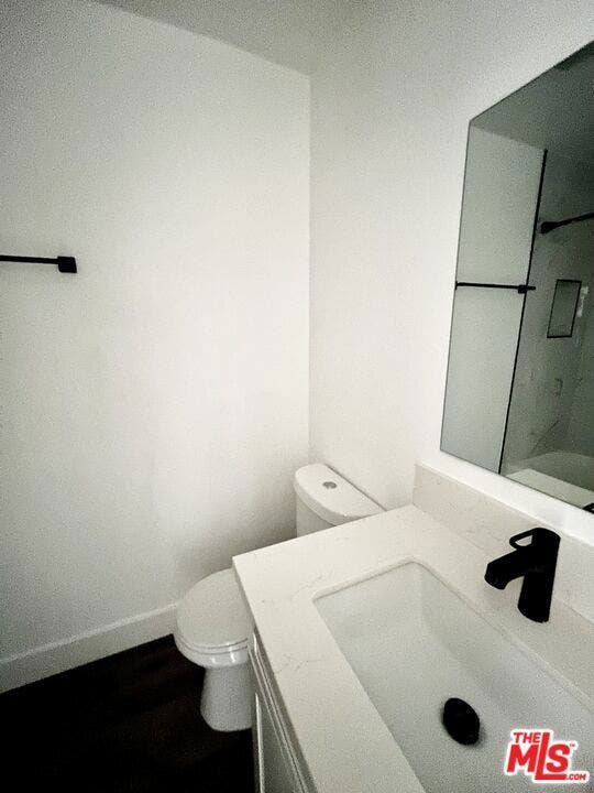 11430 Cedar Avenue, #6, Hawthorne, CA 90250 11430 Cedar Avenue, #6, Hawthorne, CA 90250