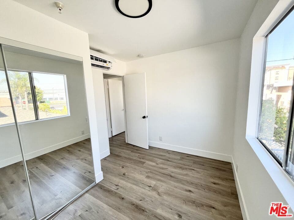 11430 Cedar Avenue, #6, Hawthorne, CA 90250 11430 Cedar Avenue, #6, Hawthorne, CA 90250