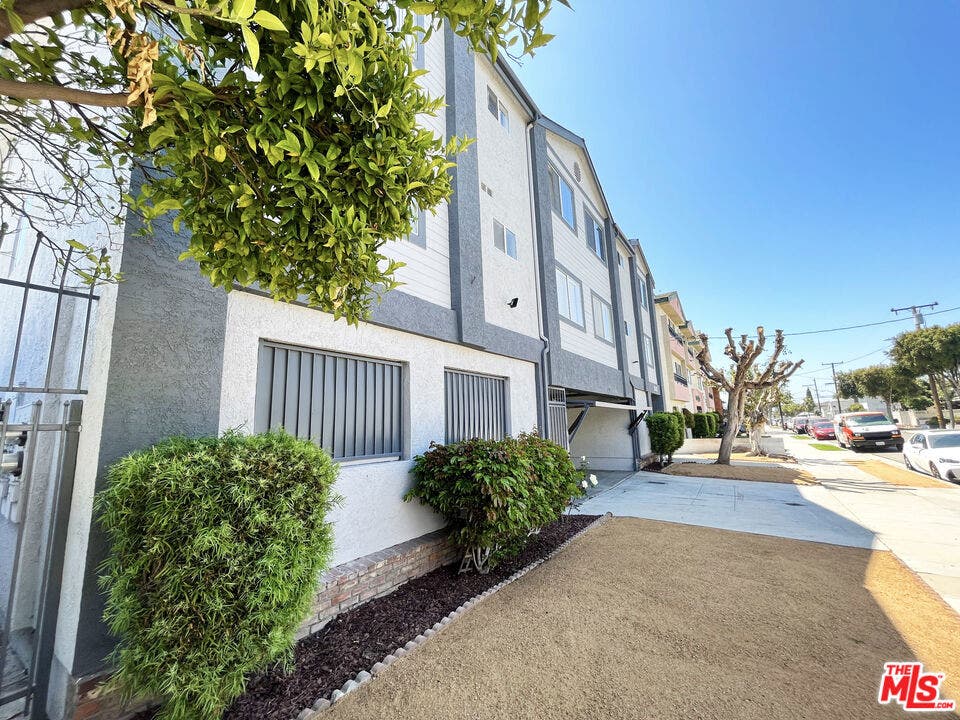 11430 Cedar Avenue, #6, Hawthorne, CA 90250 11430 Cedar Avenue, #6, Hawthorne, CA 90250