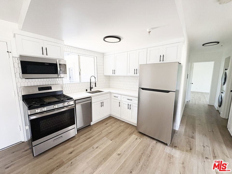 11430 Cedar Avenue, #7, Hawthorne, CA 90250 11430 Cedar Avenue, #7, Hawthorne, CA 90250
