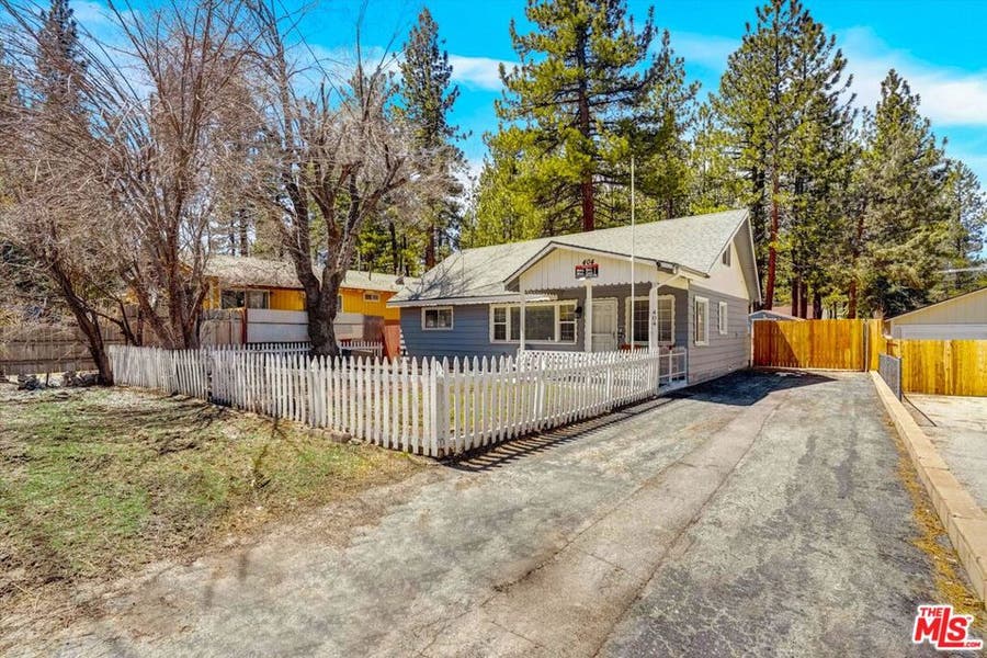 Property photo for 404 Oriole Drive, Big Bear, CA