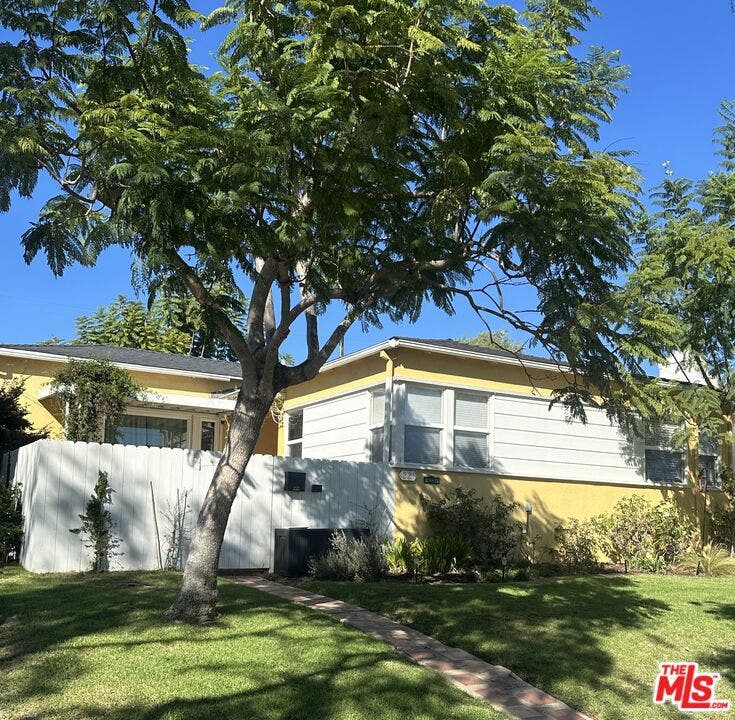 Property photo for 221 W 64th Place, Inglewood, CA