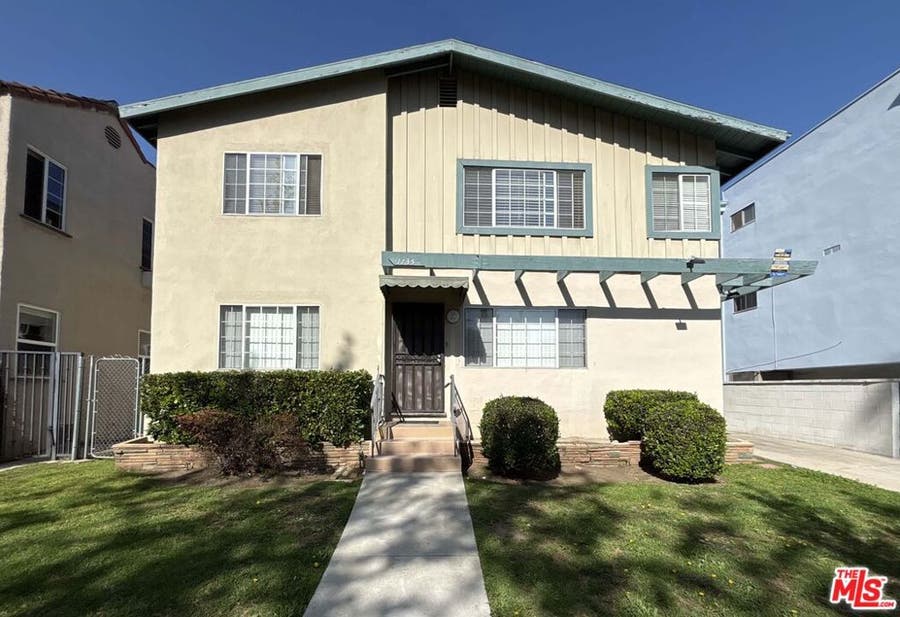 Property photo for 1135 S Oakhurst Drive, #3, Los Angeles, CA