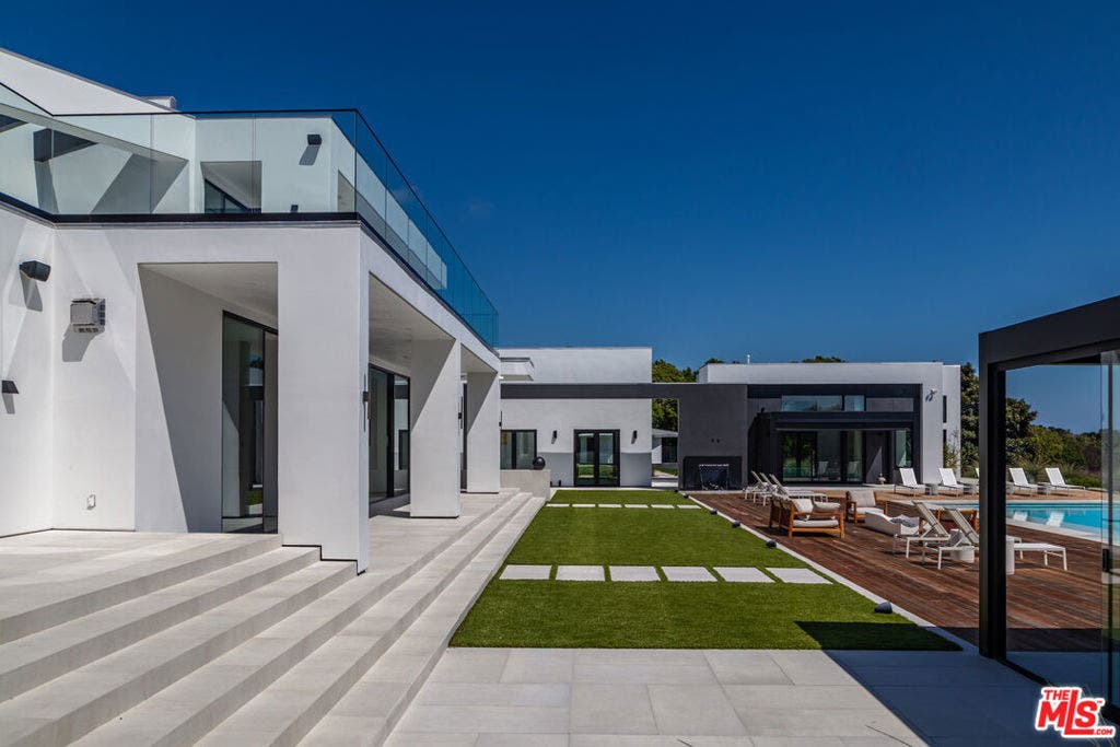 27715 Pacific Coast Highway, Malibu, CA 90265 27715 Pacific Coast Highway, Malibu, CA 90265