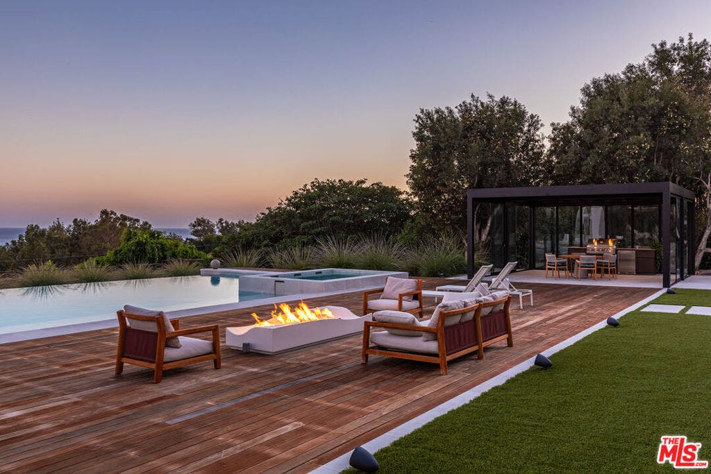 27715 Pacific Coast Highway, Malibu, CA 90265 27715 Pacific Coast Highway, Malibu, CA 90265