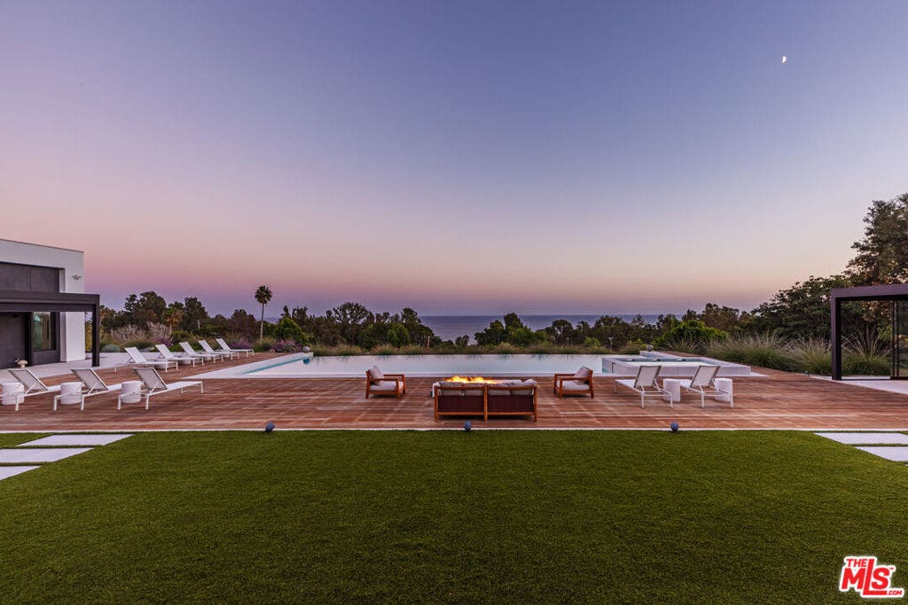 27715 Pacific Coast Highway, Malibu, CA 90265 27715 Pacific Coast Highway, Malibu, CA 90265