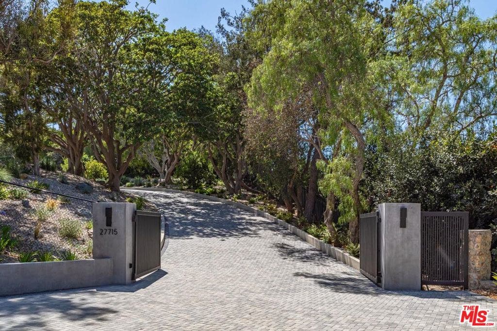 27715 Pacific Coast Highway, Malibu, CA 90265 27715 Pacific Coast Highway, Malibu, CA 90265