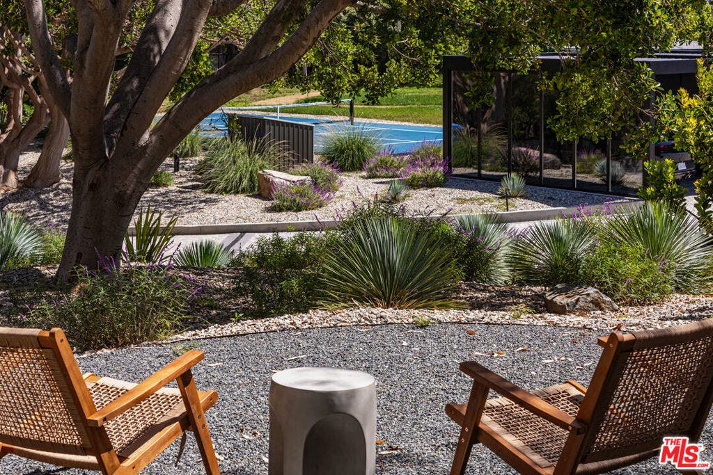 27715 Pacific Coast Highway, Malibu, CA 90265 27715 Pacific Coast Highway, Malibu, CA 90265