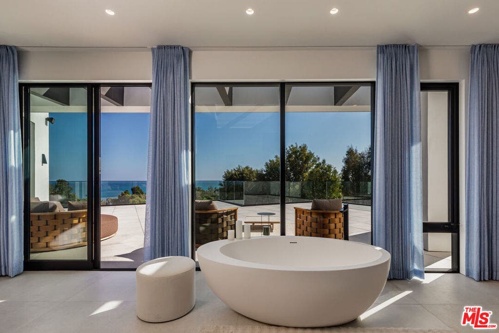 27715 Pacific Coast Highway, Malibu, CA 90265 27715 Pacific Coast Highway, Malibu, CA 90265