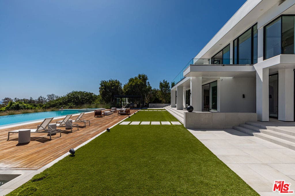27715 Pacific Coast Highway, Malibu, CA 90265 27715 Pacific Coast Highway, Malibu, CA 90265