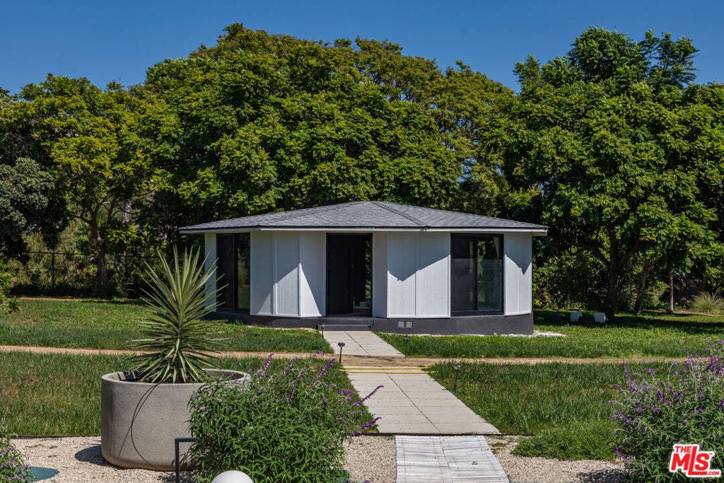 27715 Pacific Coast Highway, Malibu, CA 90265 27715 Pacific Coast Highway, Malibu, CA 90265