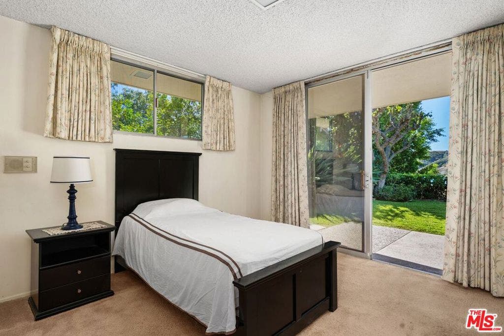 3031 Elvido Drive, Los Angeles, CA 90049 3031 Elvido Drive, Los Angeles, CA 90049
