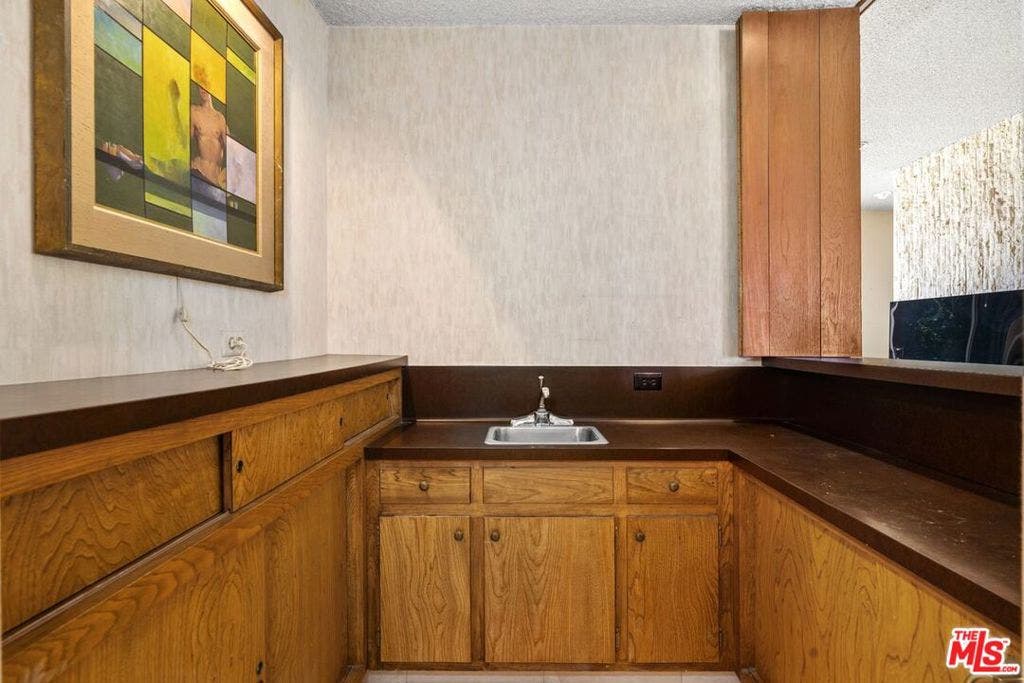 3031 Elvido Drive, Los Angeles, CA 90049 3031 Elvido Drive, Los Angeles, CA 90049